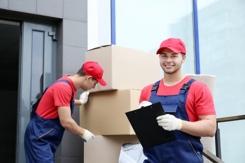 Reliable van hire with helper service for South Kensington moves