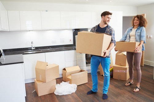 Local removal truck supporting flat and townhouse moves in South Kensington